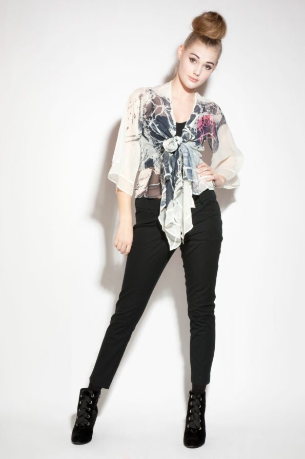 Tree-kimono-black-with-lace-knotted
