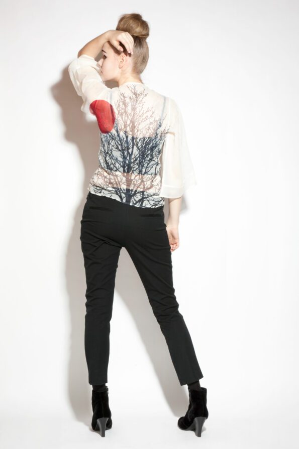 Tree-kimono-black-with-lace-knotted-back